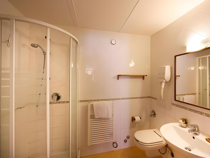 Bathroom 4, Hotel Rivoli Sorrento, Napoli