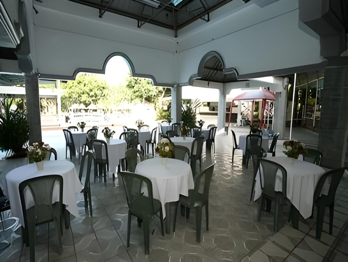 Food & Drinks 2, Splash Mountain Resort & Hotel, Los Baños