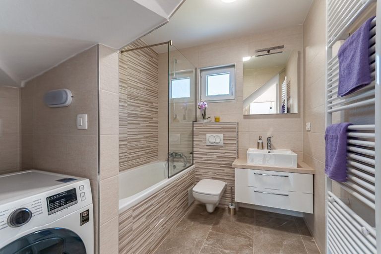 Bathroom 3, Villa nona Andrejka, Vinodolska