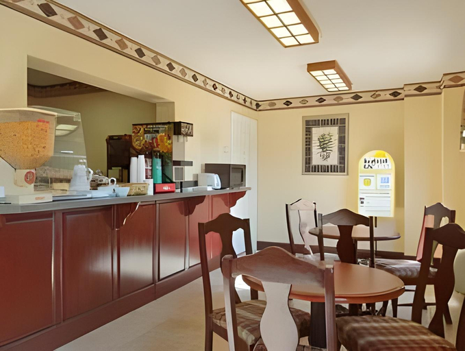 Food & Drinks 4, Days Inn by Wyndham Millington, Shelby