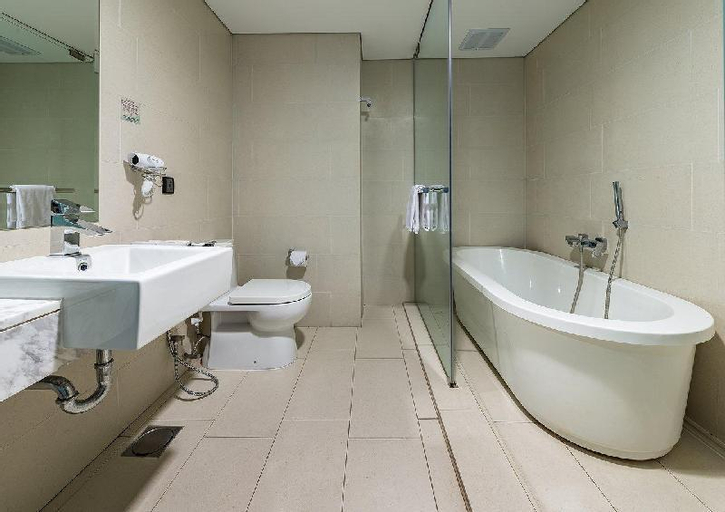 Bathroom 22