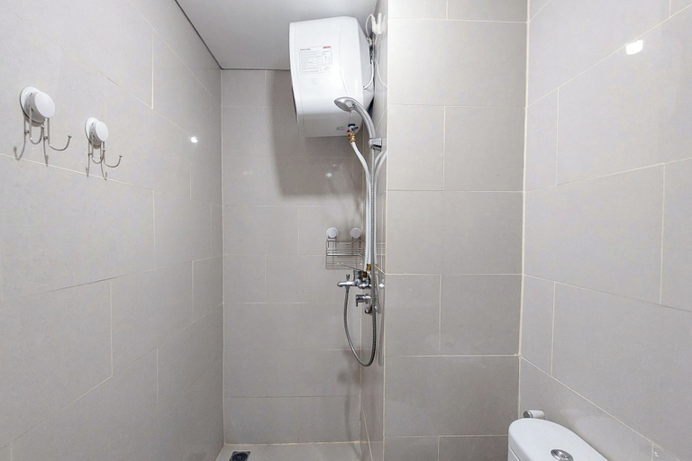 Bathroom 4, Tranquil Space 1Br Apartment At Podomoro City Deli Medan, Medan