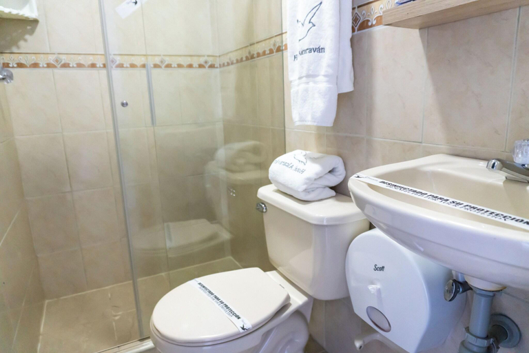 Bathroom 5, Alcaraván, Medellín