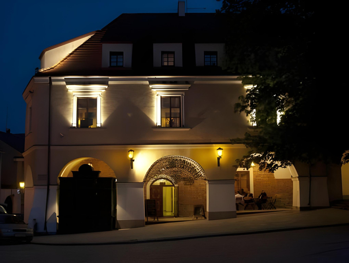 Exterior 1