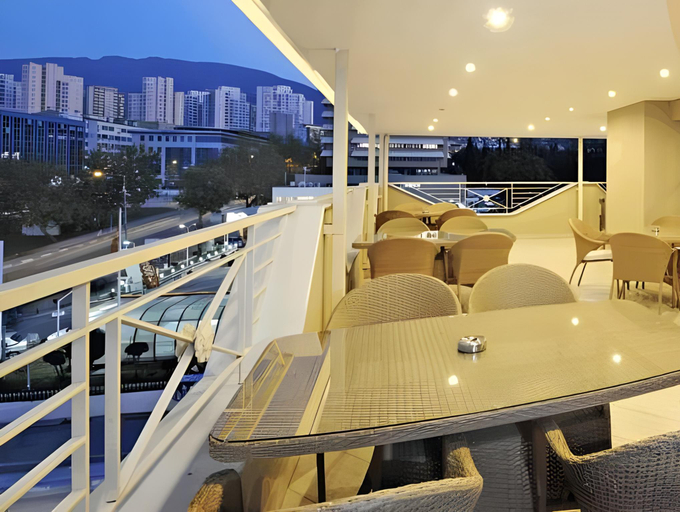 Others 3, Kardes Hotel, Yıldırım