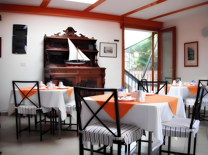 Food & Drinks 5, Hotel Rivoli Sorrento, Napoli