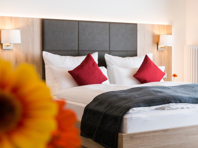 Bedroom 3, Hotel Restaurant Schiff, Ortenaukreis