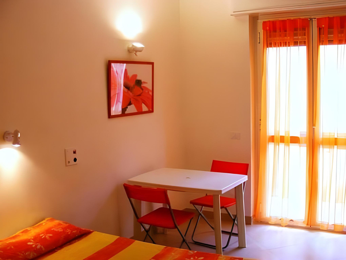 Bedroom 2, Residence Glicini, Savona