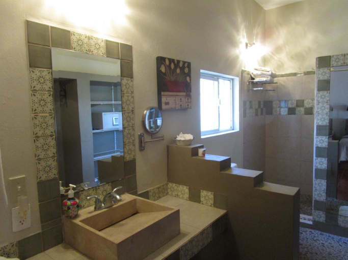 Bathroom, Hotel La Quinta del Sol, Compostela