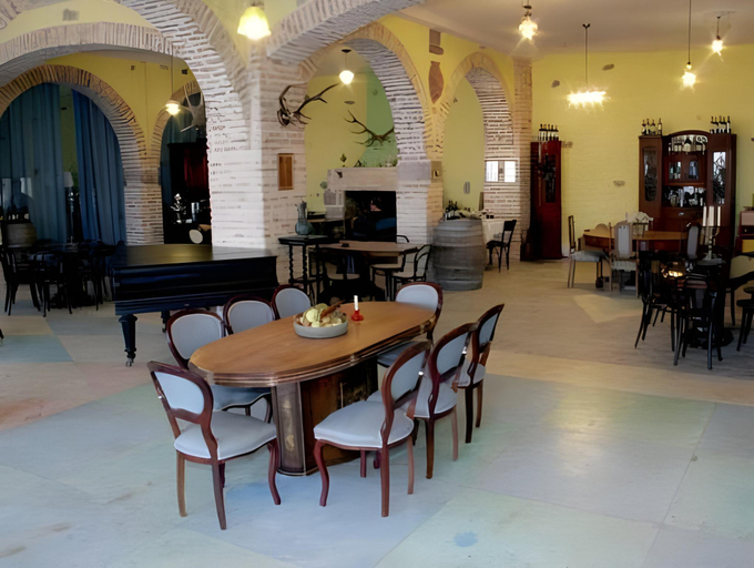Food & Drinks 5, Chateau Mere, Telavi