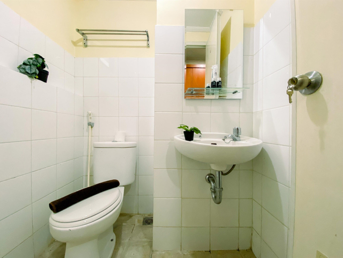 Bathroom 3, Best Deal And Compact Studio At Kebagusan City Apartment, Jakarta Selatan