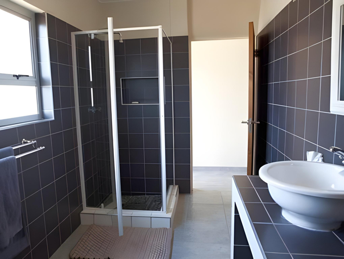 Bathroom 2, Gabus Game Ranch Hotel, Otavi