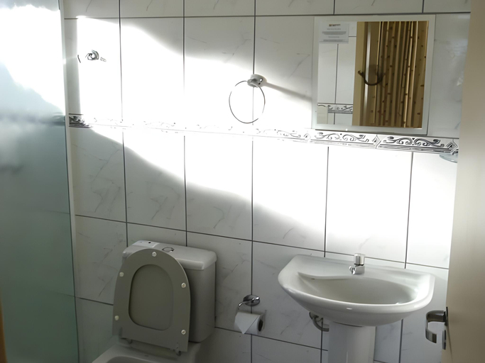 Bathroom 2, Andardac Hotel, Guaramirim