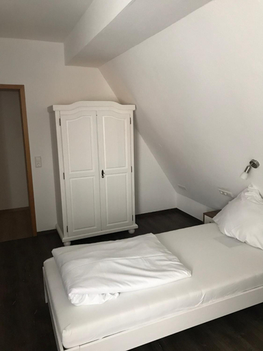 Bedroom 5, Gasthof Brv§uhv§usle, Ravensburg