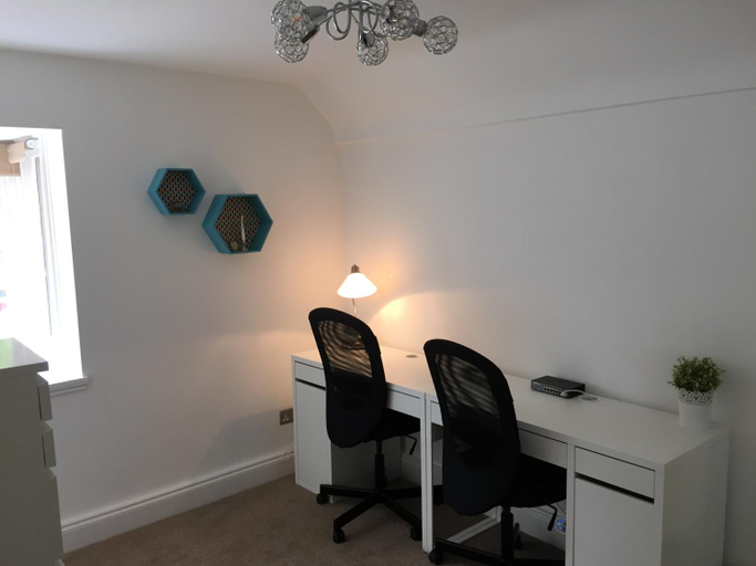 Others 3, Harpenden House, Hertfordshire