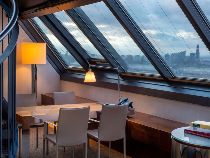 Others, Mövenpick Hamburg, Hamburg