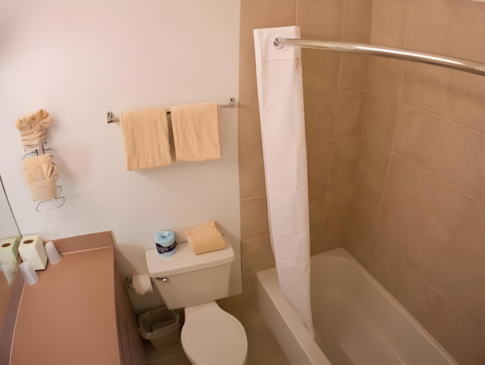 Bathroom 4, Key West Inn Key Largo, Monroe