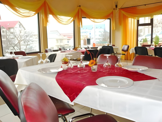 Food & Drinks 3, Pensiunea Moldova, Viisoara