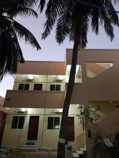 Exterior 4