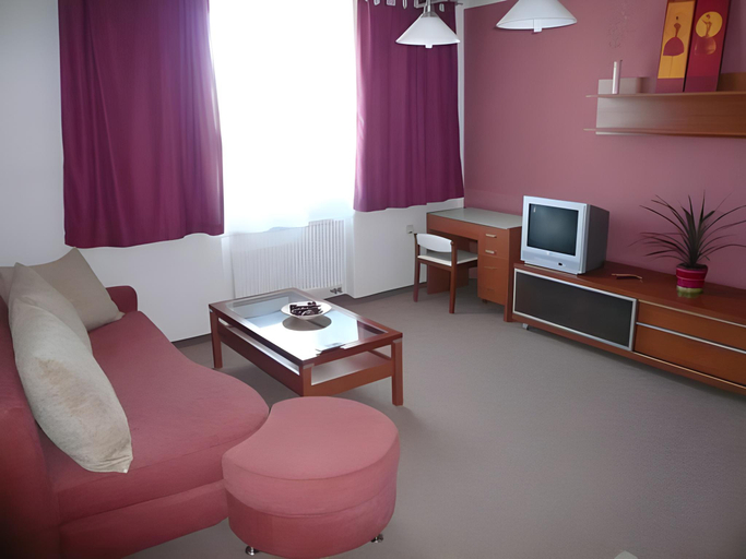 Others 5, Hotel Ostrov Garni, Nymburk