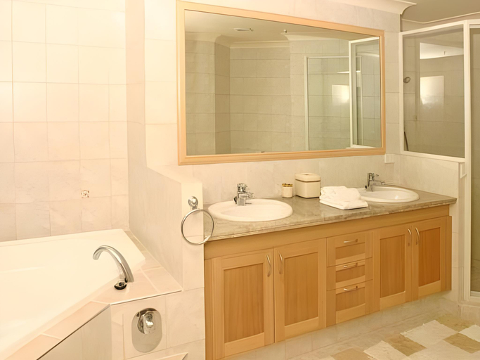 Bathroom 5, Oceana on Broadbeach, Gold Coast