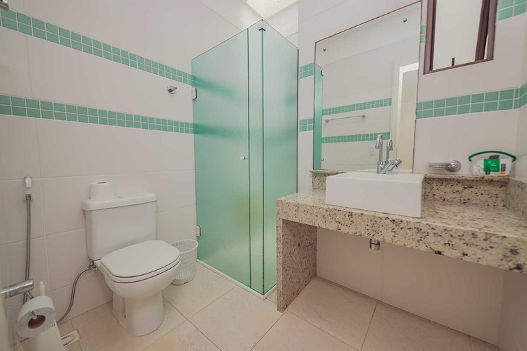 Bathroom 2, Parador Tropical, Bombinhas