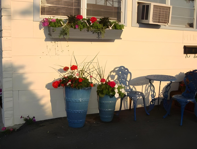 Others 3, Town & Beach Motel, Barnstable