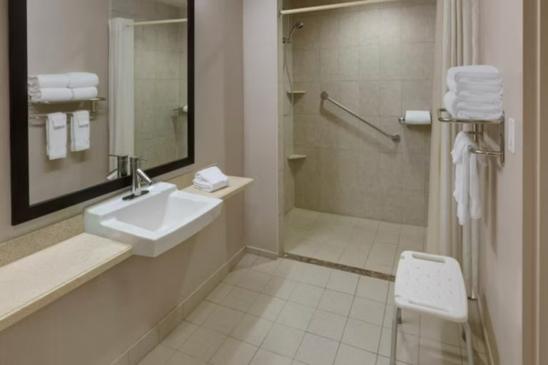 Bathroom 4, NIAGARA FALLSVIEW HOTEL by IHG, Niagara