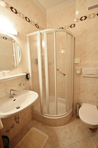 Bathroom, Das Filipinum, Bolzano