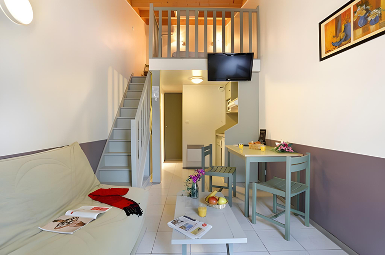 Bedroom 3, ResidPrice Hotel, Haute-Garonne