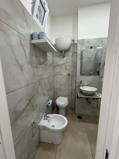 Bathroom 3, Enjoy rooms Naples, Napoli