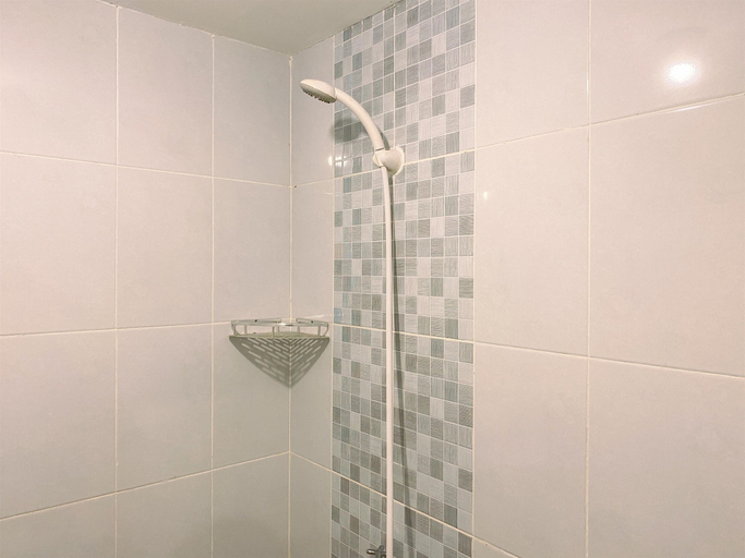 Bathroom 3, Nice View And Cozy 1Br Apartment At Tokyo Riverside Pik 2, Tangerang