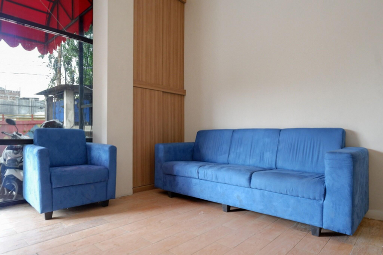 Public Area 2, RedDoorz @ Jalan Kartini Semarang, Semarang