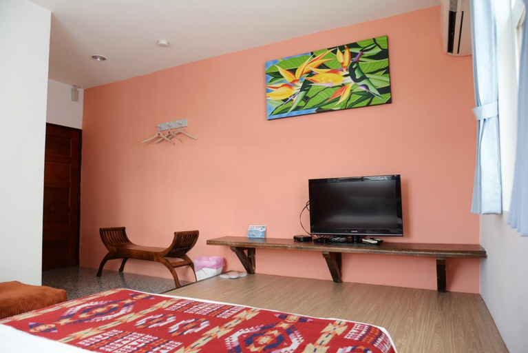 Others 2, Rusty B&B, Pingtung