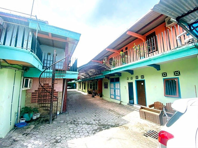 Exterior & Views 2, Hotel Gerung 1 Near Alun Alun Nganjuk, Nganjuk