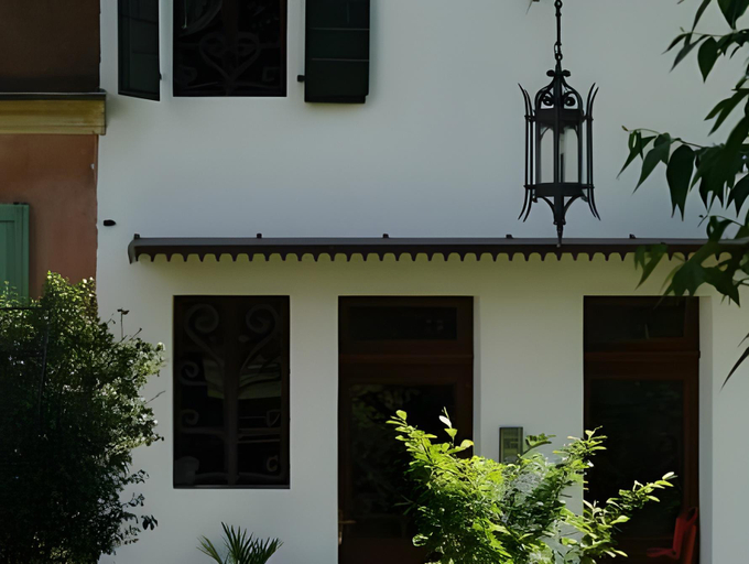 Exterior & Views 30
