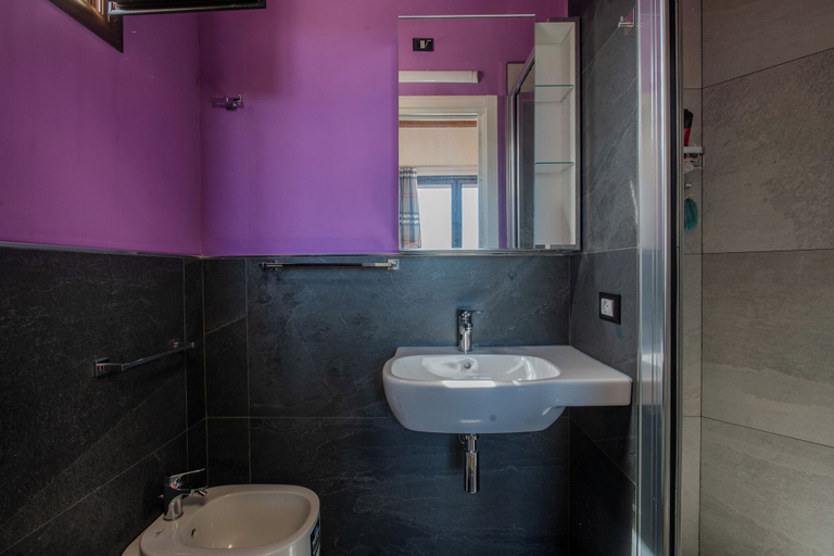 Bathroom 3, Villa Ginevra, Trapani