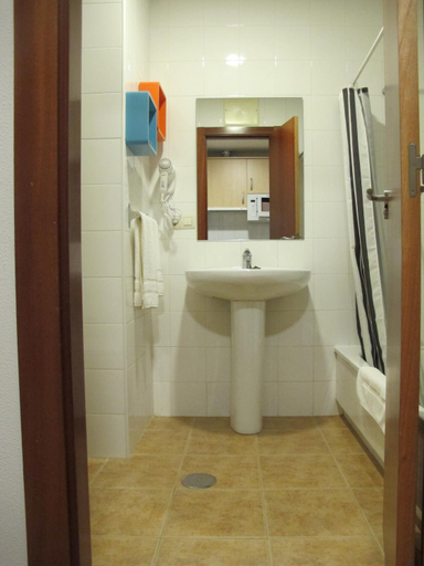 Bathroom 3, Apartamentos Turísticos Cancelas by Bossh Hotels, A Coruña