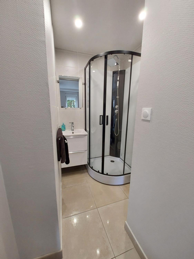Bathroom 11
