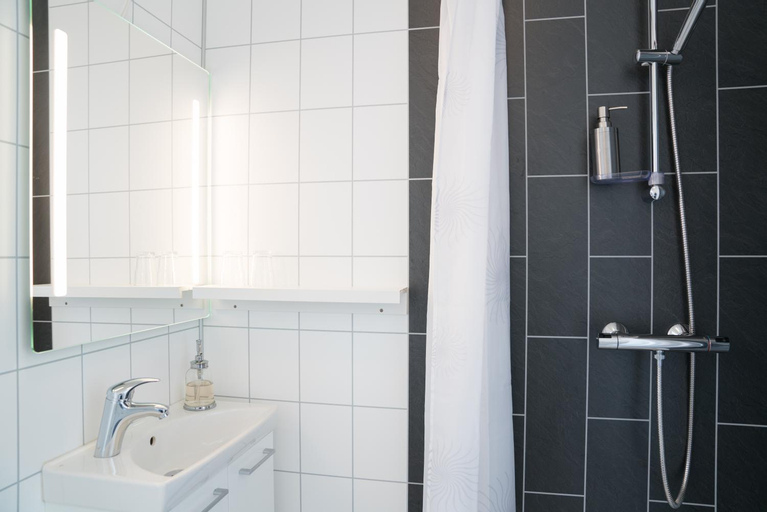 Bathroom 8