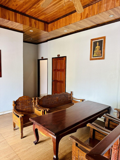 Public Area 2, Singharat Guesthouse, Luang Prabang