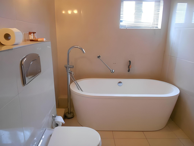 Bathroom 3, Protea Hotel by Marriott Delta, Uvwie