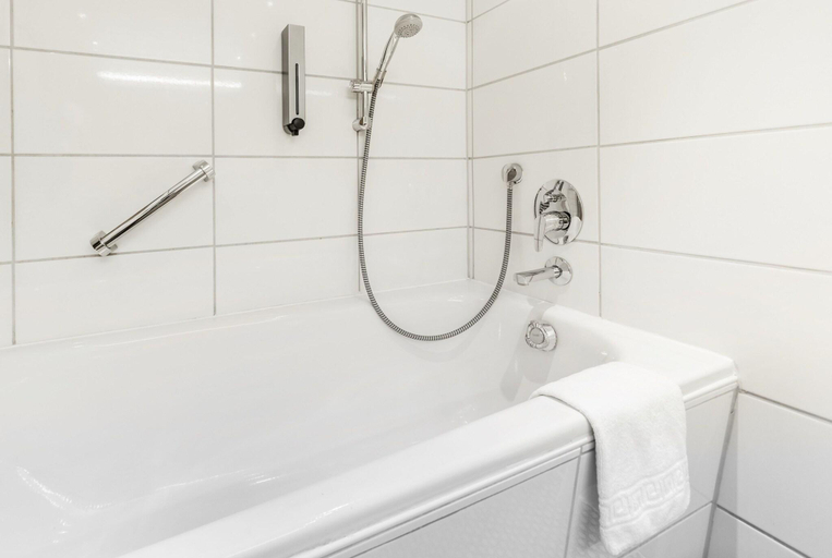 Bathroom 4, Plaza Hotel Föhr am Bodensee, Bodenseekreis