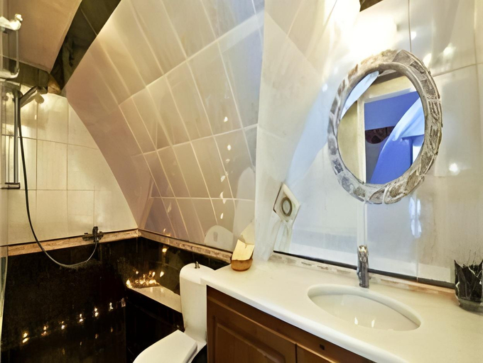 Bathroom 3, Hotel Thireas, South Aegean