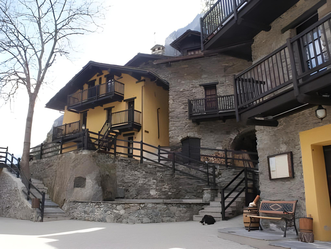 Others 3, Residence Covalou, Aosta