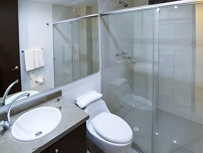 Bathroom 4, 122 Plaza Apartahotel, Santafé de Bogotá