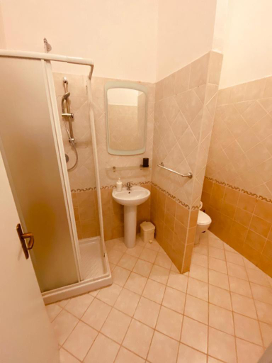 Bathroom 28