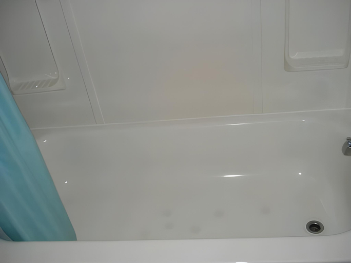 Bathroom 3, Norvic Motel, Greater Sudbury