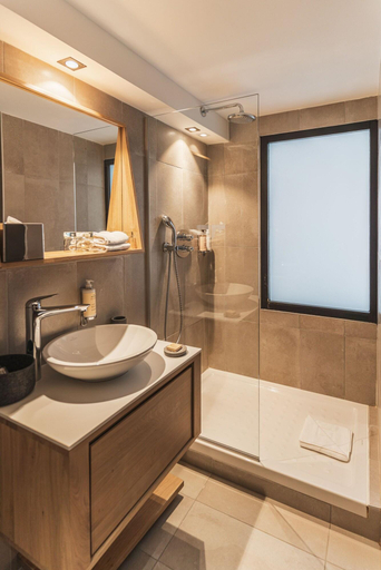 Bathroom 4, Grand H tel & Spa NUXE Serre Chevalier, Hautes-Alpes