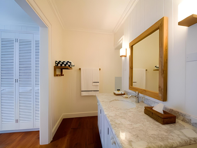 Bathroom 4, The Atlantis Historic Inn